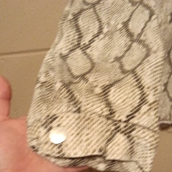 She + Sky Black and White Snake Print Jean Jacket - Picture 5 of 16